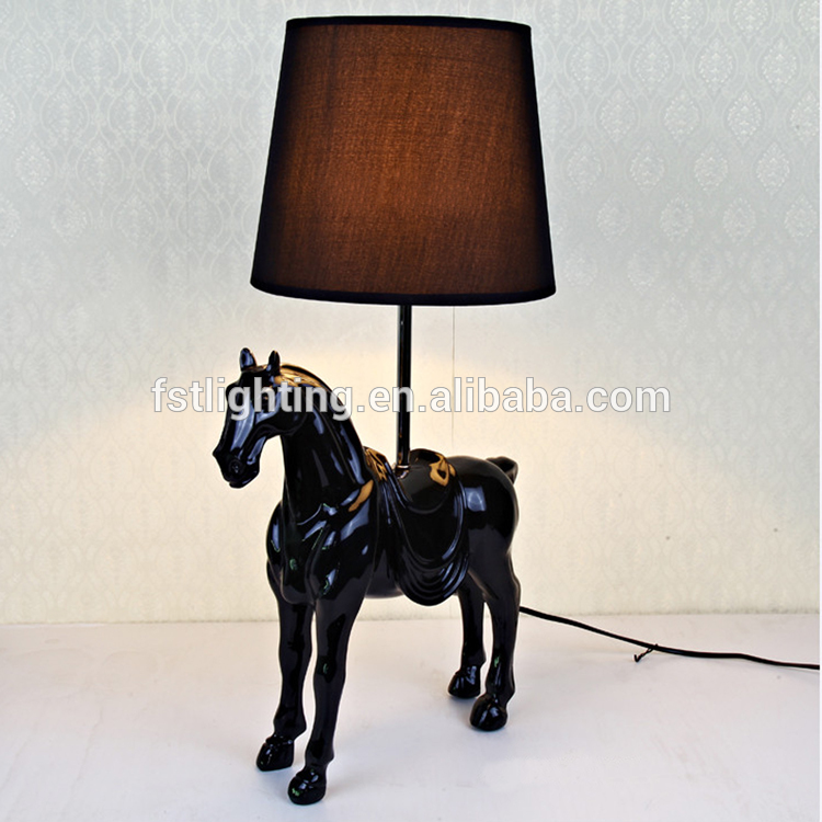 馬樹脂テーブル ランプ/黒と白の色デスク ランプ寝室用-テーブルランプ、読書灯問屋・仕入れ・卸・卸売り