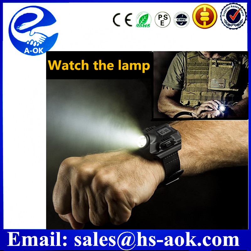 錬鉄の腕時計のq5ledランプランプ屋外建て- 充電式バッテリー夜は、 実行する強い光の懐中電灯-キャンプ用ライト問屋・仕入れ・卸・卸売り
