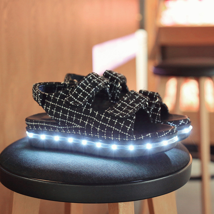 フラット女性のサンダル2016靴女性の夏のledライトアップサンダル-サンダル問屋・仕入れ・卸・卸売り