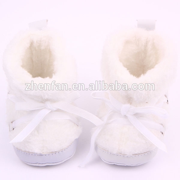 真っ白な赤ちゃんの女の子のブーツの靴-ベビー靴問屋・仕入れ・卸・卸売り