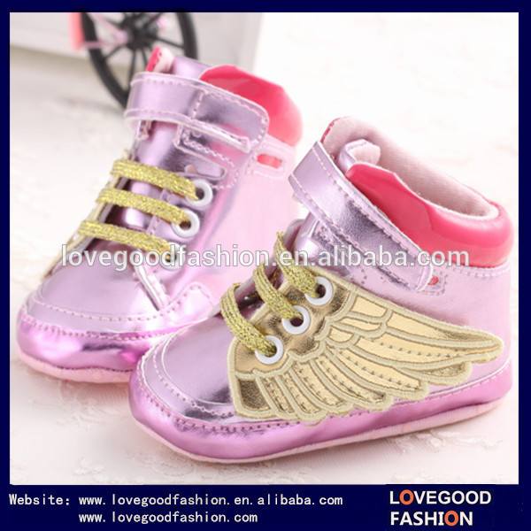 ピンクの女の赤ちゃんの靴金付きレースのブーツ子供のための角度の翼-ベビー靴問屋・仕入れ・卸・卸売り