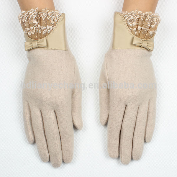 安い卸売オフホワイトウール女性手袋作業手袋付きレースとちょう結び-ウール手袋、ミトン問屋・仕入れ・卸・卸売り