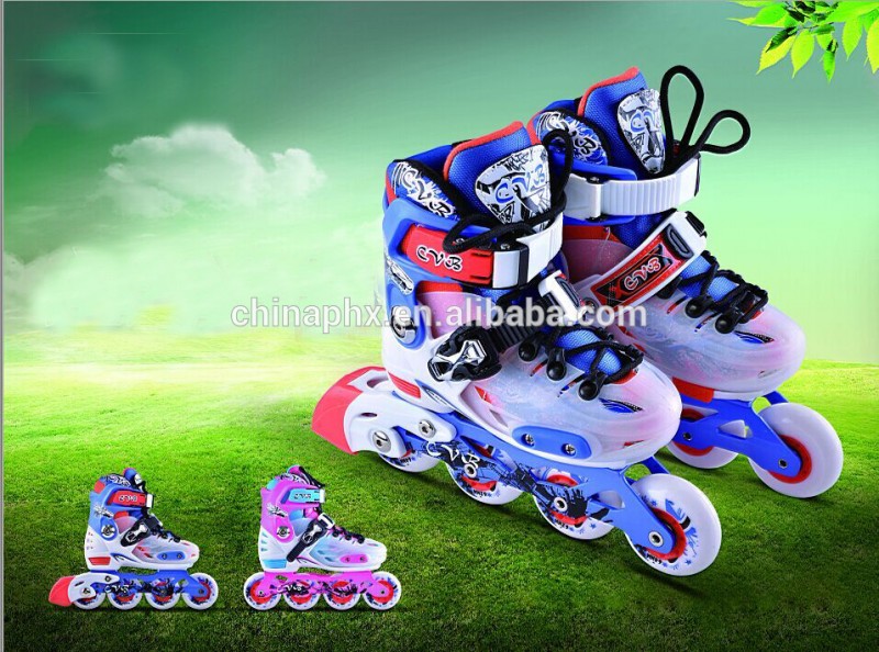 2015プロフェッショナル新しいデザイン子供インラインスピードスケートでフラッシュライト上のpuホイール-スポーツシューズ問屋・仕入れ・卸・卸売り