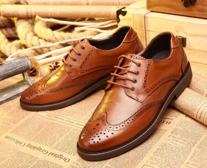 新しいファッションのデザインの彫刻2015革靴の革イタリアの有名なデザイナーの男性のオックスフォードシューズ-フォーマルシューズ問屋・仕入れ・卸・卸売り