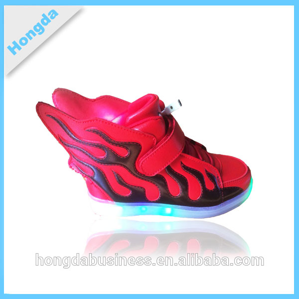 新しい子供ファッション発光靴高品質led ライト usb充電カラフル な靴カジュアル フラッシュ靴-スポーツシューズ問屋・仕入れ・卸・卸売り