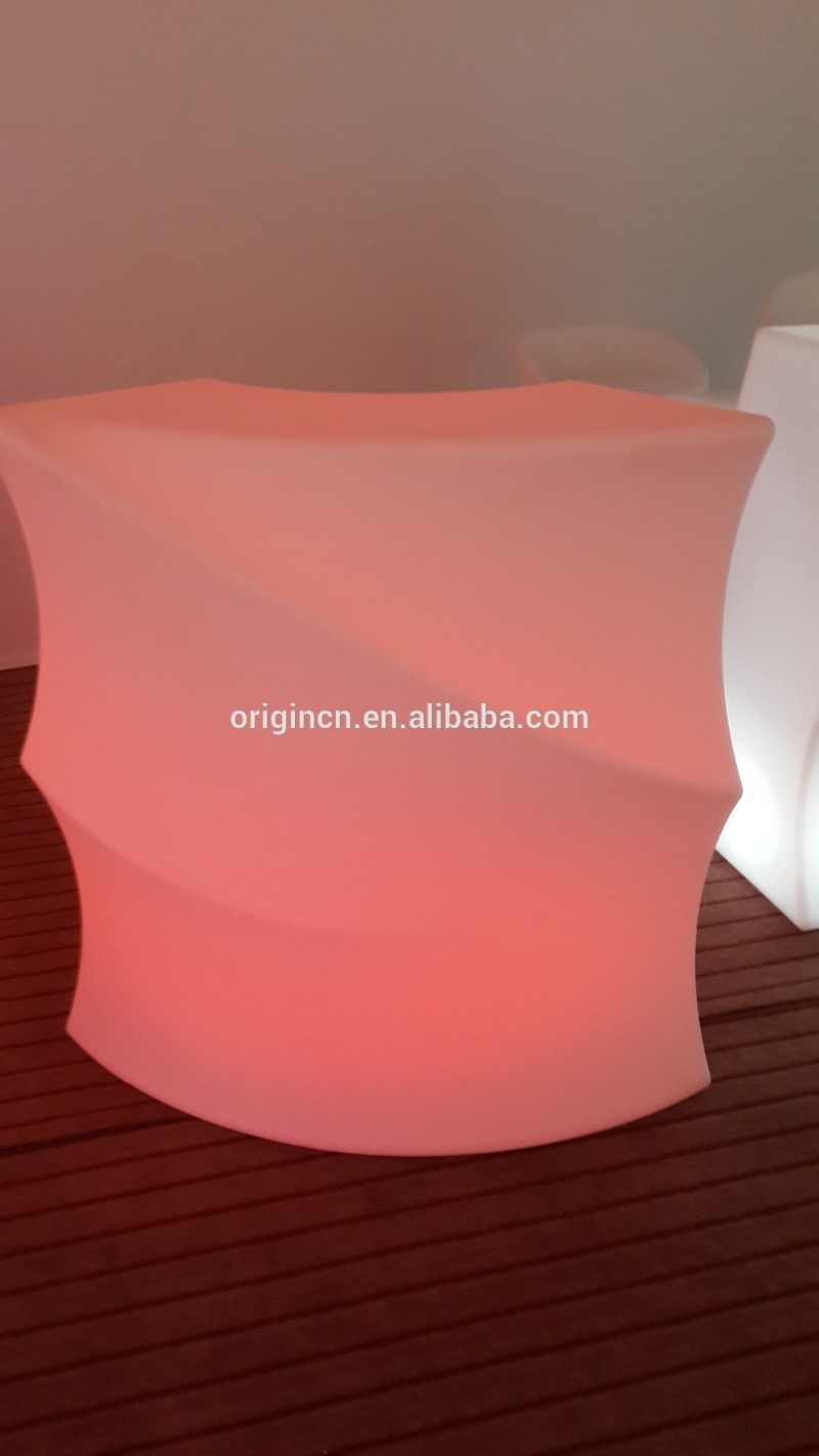 Rgbカラー断面設計された単一湾曲したバーテーブルled成形プラスチック屋外家具-プラスチック家具セット問屋・仕入れ・卸・卸売り