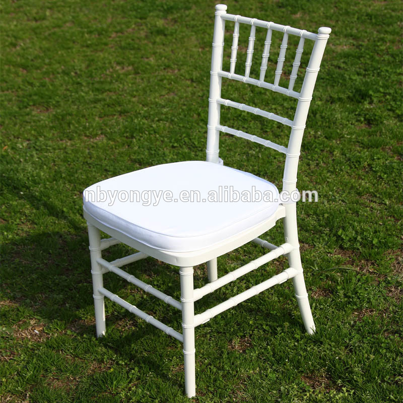 白いウェディングホテル白いクッション付き椅子-プラスチック製椅子問屋・仕入れ・卸・卸売り