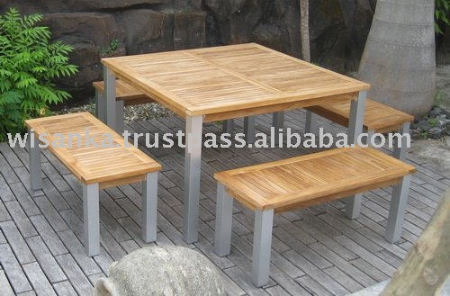 Larissaのベンチ及びLarissaの正方形のテーブル-その他金属製家具問屋・仕入れ・卸・卸売り