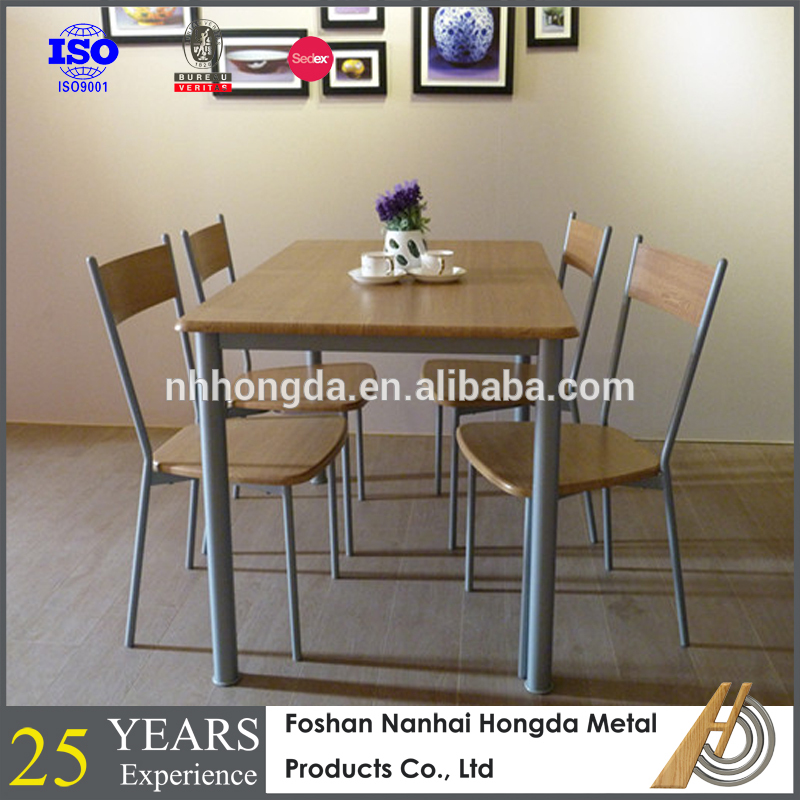 Lusiガラスダイニングテーブルと4白い椅子イタリア家具-金属製家具セット問屋・仕入れ・卸・卸売り