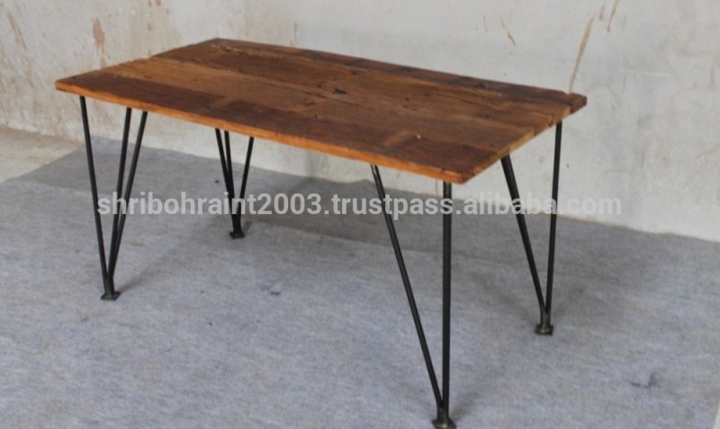 工業用のダイニングテーブルとは、 古い木の上部-その他折り畳み式家具問屋・仕入れ・卸・卸売り