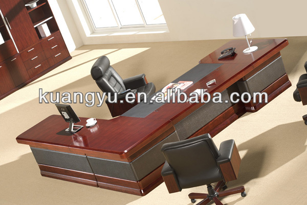 幹部のテーブルには、、 テーブルの専務理事、 幹部テーブルと椅子-木製テーブル問屋・仕入れ・卸・卸売り