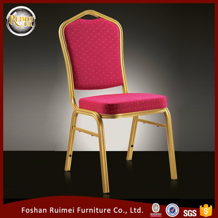 ゴールドカラーのアルミの宴会の赤い布販売に椅子を-折り畳み椅子問屋・仕入れ・卸・卸売り