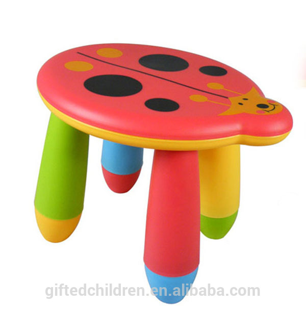 かわいい子供たちの子供たちプラスチック製育苗レディバードが椅子に座ってプレイルームスツール-子供用テーブル問屋・仕入れ・卸・卸売り