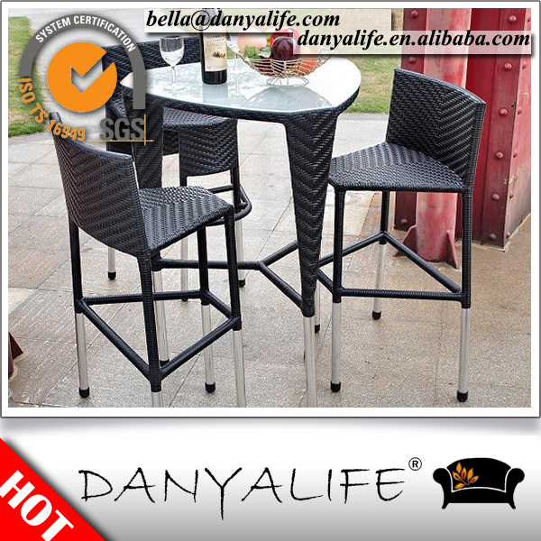 Dybar- d320edanyalife三角形ポリ籐の庭屋外バーのテーブルと椅子-籐/枝編み家具セット問屋・仕入れ・卸・卸売り