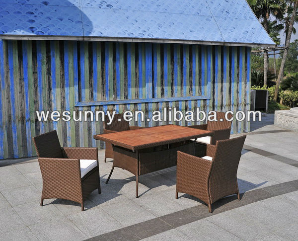 4pcs藤のテーブルおよび椅子の屋外の家具-その他屋外用家具問屋・仕入れ・卸・卸売り