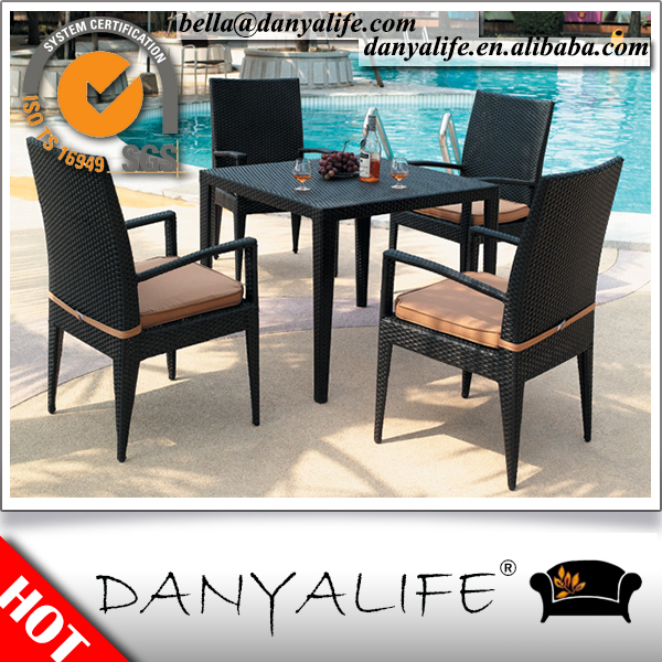 Dyds- d5411danyalifeスターバックス屋外合成籐の椅子傘付きクーラー-ガーデンセット問屋・仕入れ・卸・卸売り