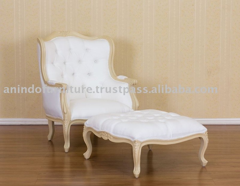 白い塗られた家具-オットマンが付いているウィングチェア-木製椅子問屋・仕入れ・卸・卸売り