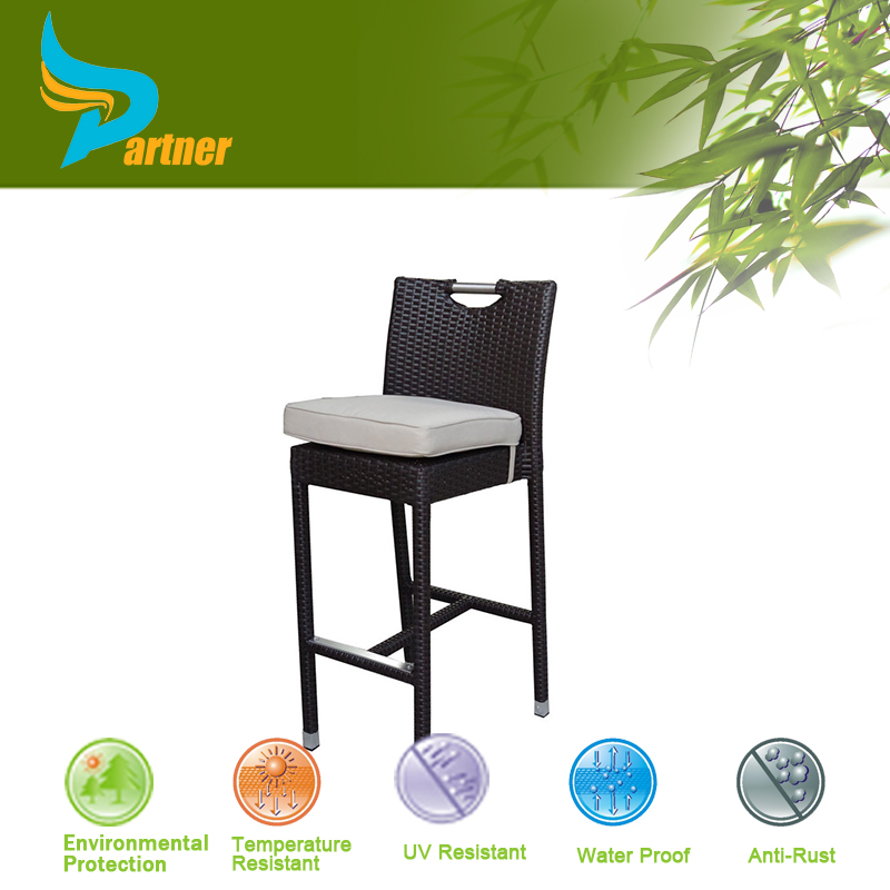 調整可能なキャスターマルチカラーエレガントなレストランバーの椅子のための設計-籐/枝編み椅子問屋・仕入れ・卸・卸売り