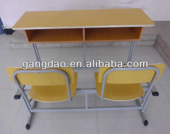 学校の机と高品質の椅子-金属製テーブル問屋・仕入れ・卸・卸売り