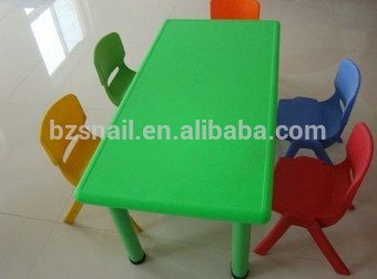 勉強はプラスチックの椅子を使用-プラスチックテーブル問屋・仕入れ・卸・卸売り