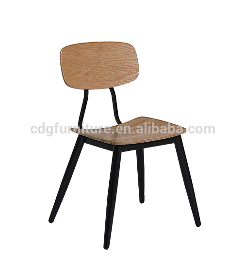 (658b- Ｈ４５- stw) 曲がった黒のモダンな木製学習椅子金属-金属製椅子問屋・仕入れ・卸・卸売り