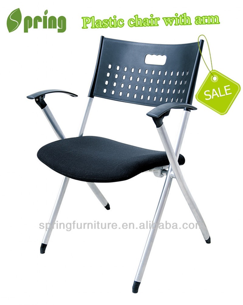 黒い色の腕と椅子を-プラスチック製椅子問屋・仕入れ・卸・卸売り