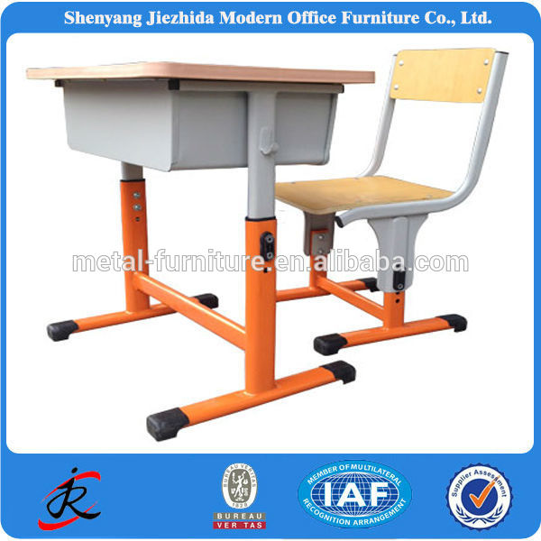 中国卸売家具安い合板最新金属調整可能な学校の机と椅子-金属製家具セット問屋・仕入れ・卸・卸売り