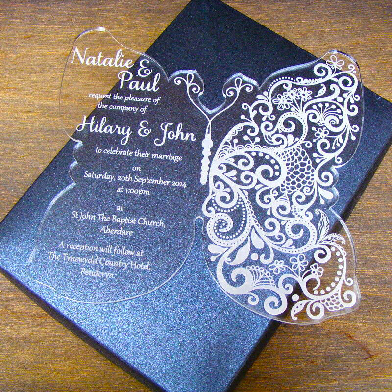 蝶形美しいクリアアクリル結婚式招待状白シルクスクリーン印刷-ブライダル用品問屋・仕入れ・卸・卸売り
