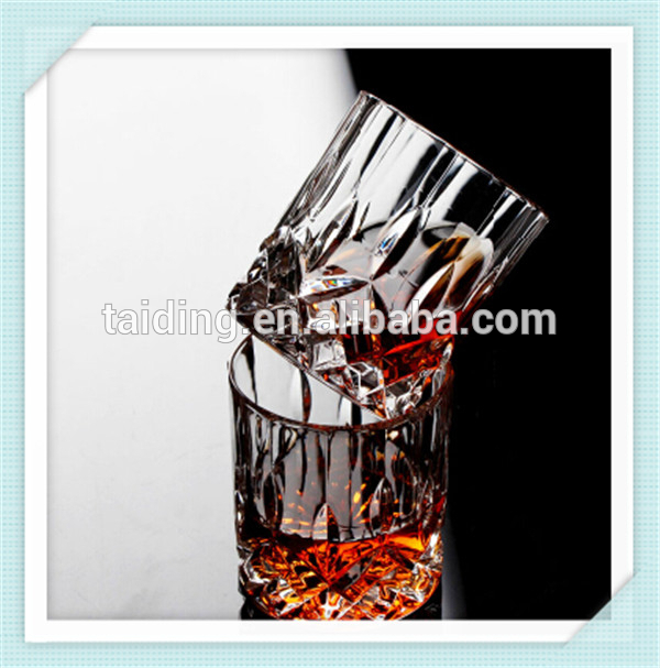leed無料クリスタルガラスウイスキーカップウイスキーカップエンボスロゴ彫刻ガラス販売のためのロックグラスカップ-グラス問屋・仕入れ・卸・卸売り