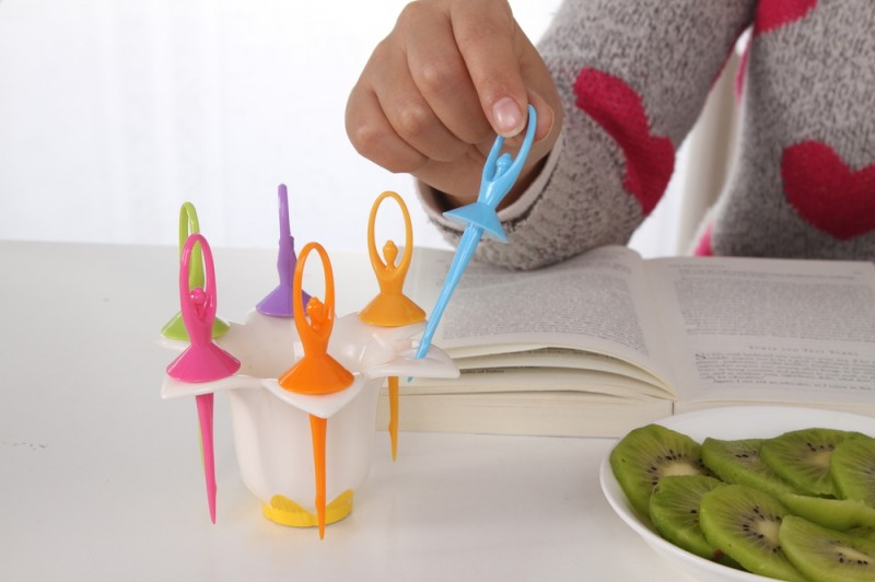 新しいスタイルの美しいバレリーナ2015状のホルダ野菜プラスチック製のフルーツフォーク-フォーク問屋・仕入れ・卸・卸売り