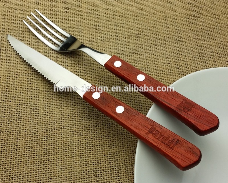 2ピース/4ピースステンレス鋼のステーキナイフとフォークセットで木製ハンドルでニースブリスターカード包装-シルバーカトラリーセット問屋・仕入れ・卸・卸売り