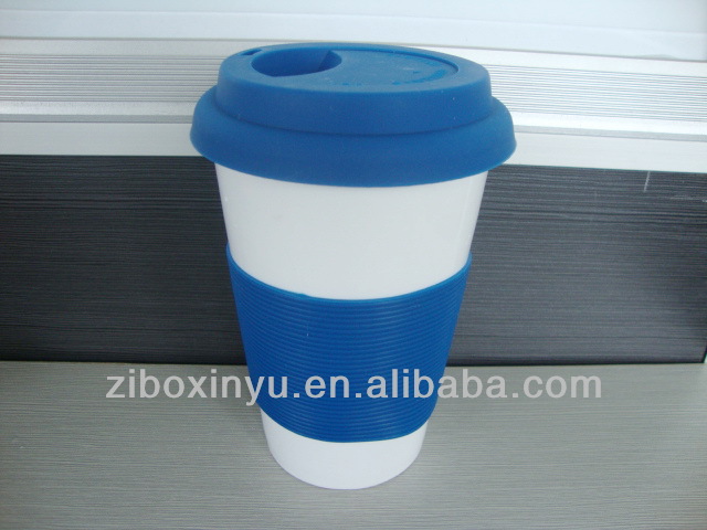 ZIBO XINYU 16のozシリコーンのリングおよびふたが付いている白い旅行マグ-マグカップ問屋・仕入れ・卸・卸売り