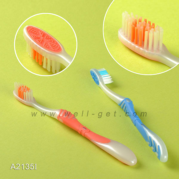 fda・oem・odmよく売れている成人の歯ブラシはa2135i問屋・仕入れ・卸・卸売り