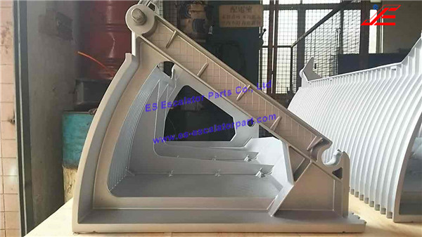 7011101、30度、エスカレーターステップ用cnim問屋・仕入れ・卸・卸売り