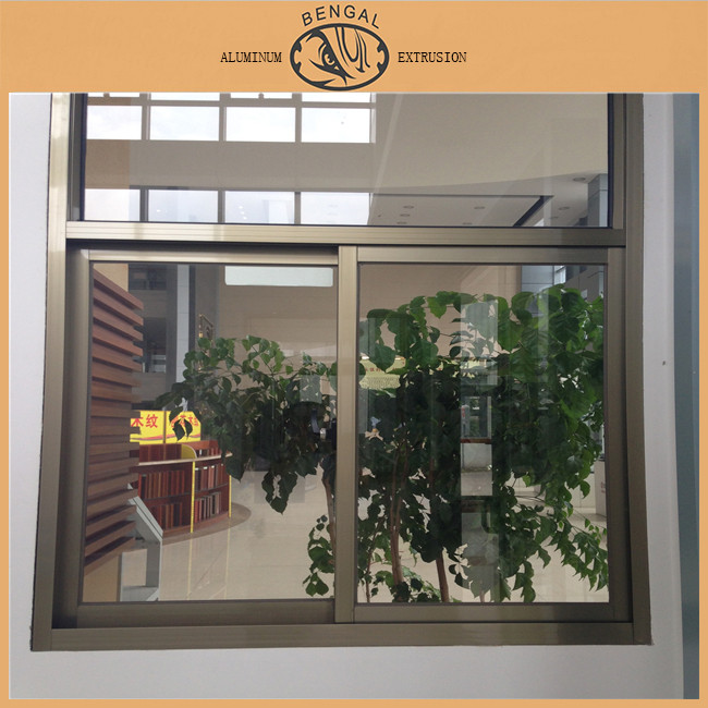 アルミ窓とドアの写真で行われた佛山、 中国ゴールドサプライヤー10年以上に製造経験問屋・仕入れ・卸・卸売り