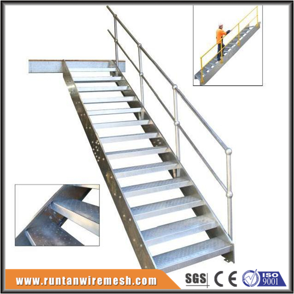 使用されるらせん階段|使用される光で4階段の金属製の階段の踏み板問屋・仕入れ・卸・卸売り