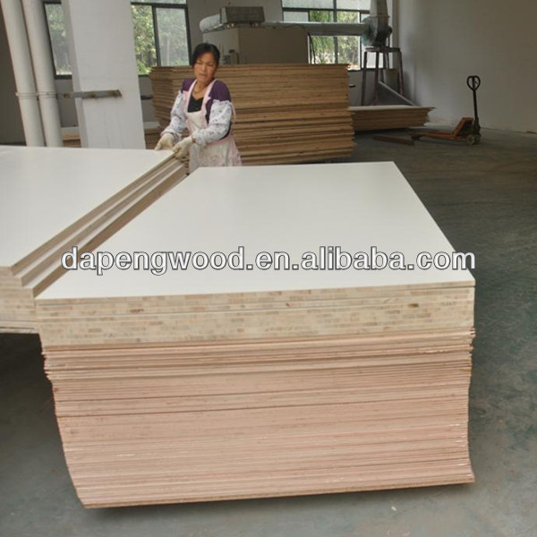 ベニヤ板メラミン直面1220*2440mm( 4*8')、 マラッカ生態学的なボード問屋・仕入れ・卸・卸売り