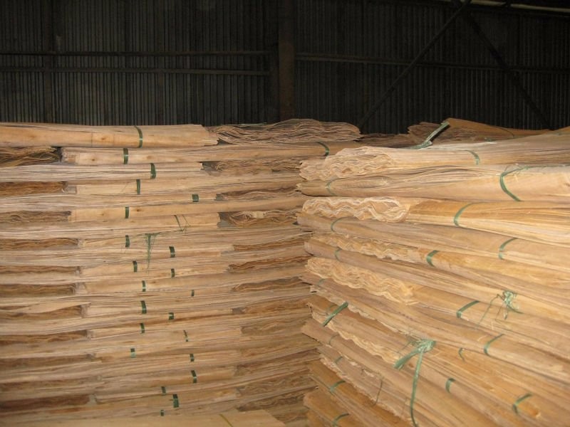 コアベニヤからユーカリ木材で厚さ1.7ミリメートル問屋・仕入れ・卸・卸売り